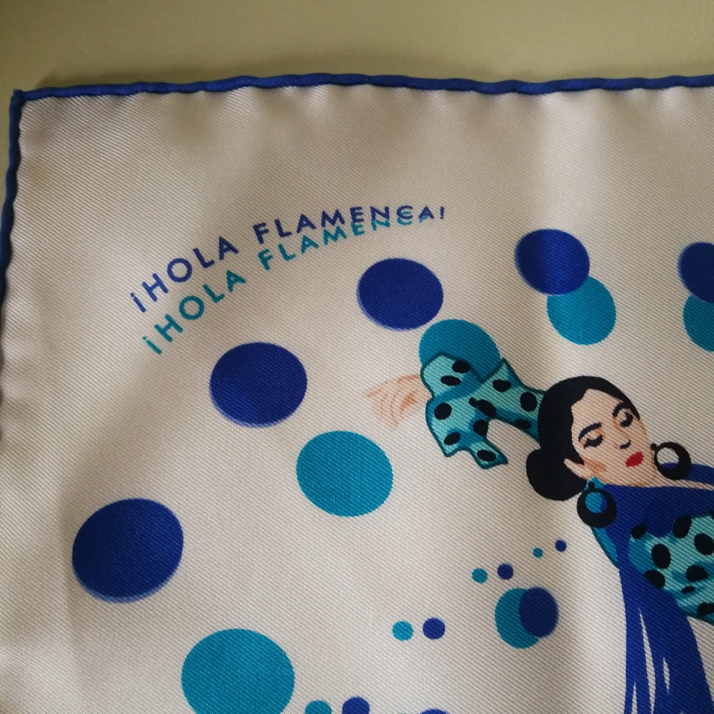 💃🏻 Authentic New Hermès 16 inch Silk Scarf